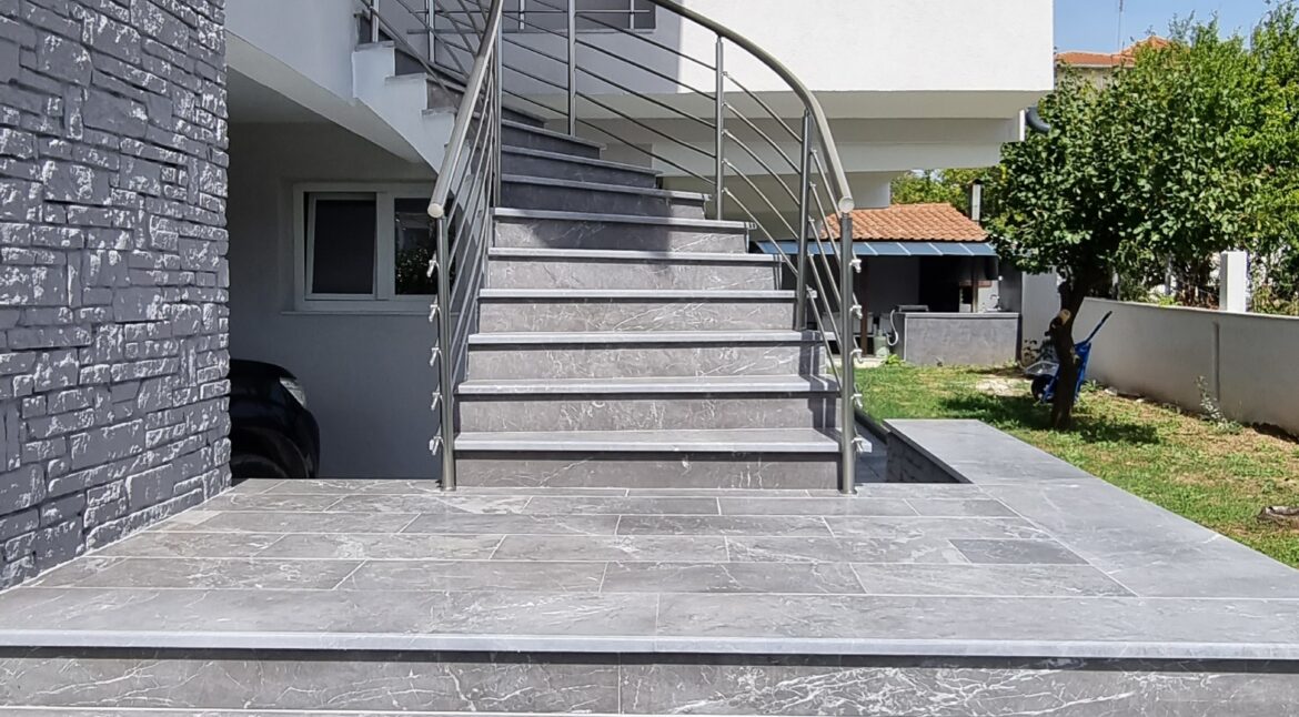 Χρήση αντλίας θερμότητας και FCU για ψύξη και θέρμανση σε μονοκατοικία