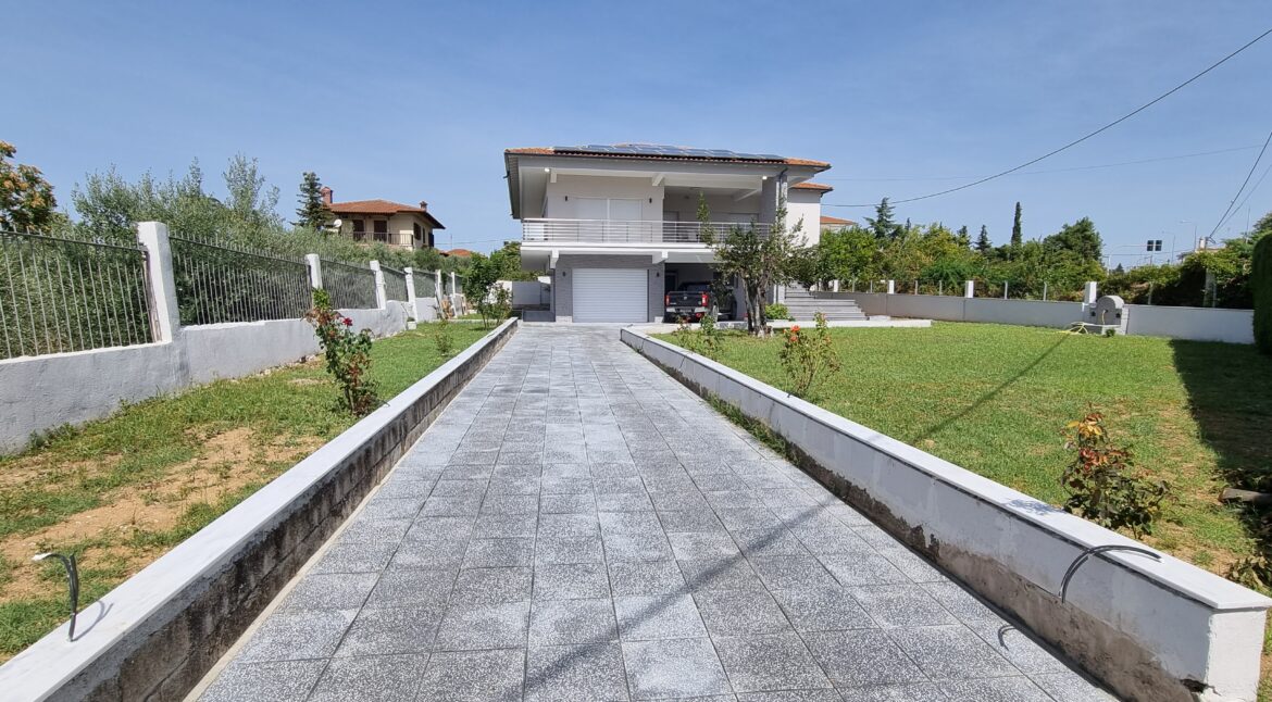 Χρήση αντλίας θερμότητας και FCU για ψύξη και θέρμανση σε μονοκατοικία