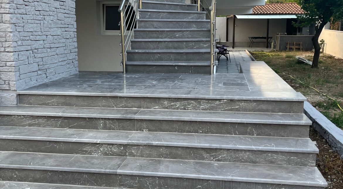 Χρήση αντλίας θερμότητας και FCU για ψύξη και θέρμανση σε μονοκατοικία